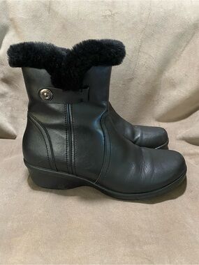 Propet Black Faux Fur Cuff Ankle Booties
